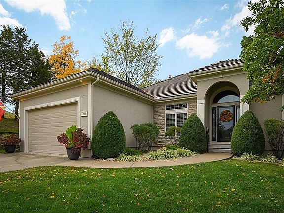 3rd image of 4315 NE Park Trails Ct