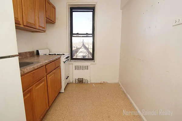 Rented by Norman Raindel, LREB | media 11