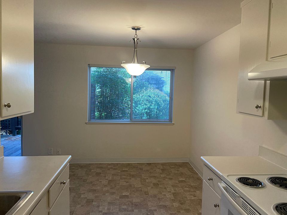 1st image of 2721 Midtown Ct #105