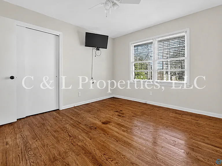 102 Ilene St — Photo 14