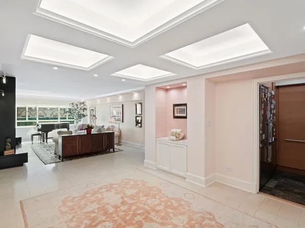 799 Park Avenue image 4 of 16