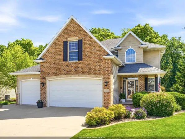 1594 Kingswood Dr, Neenah, WI 54956