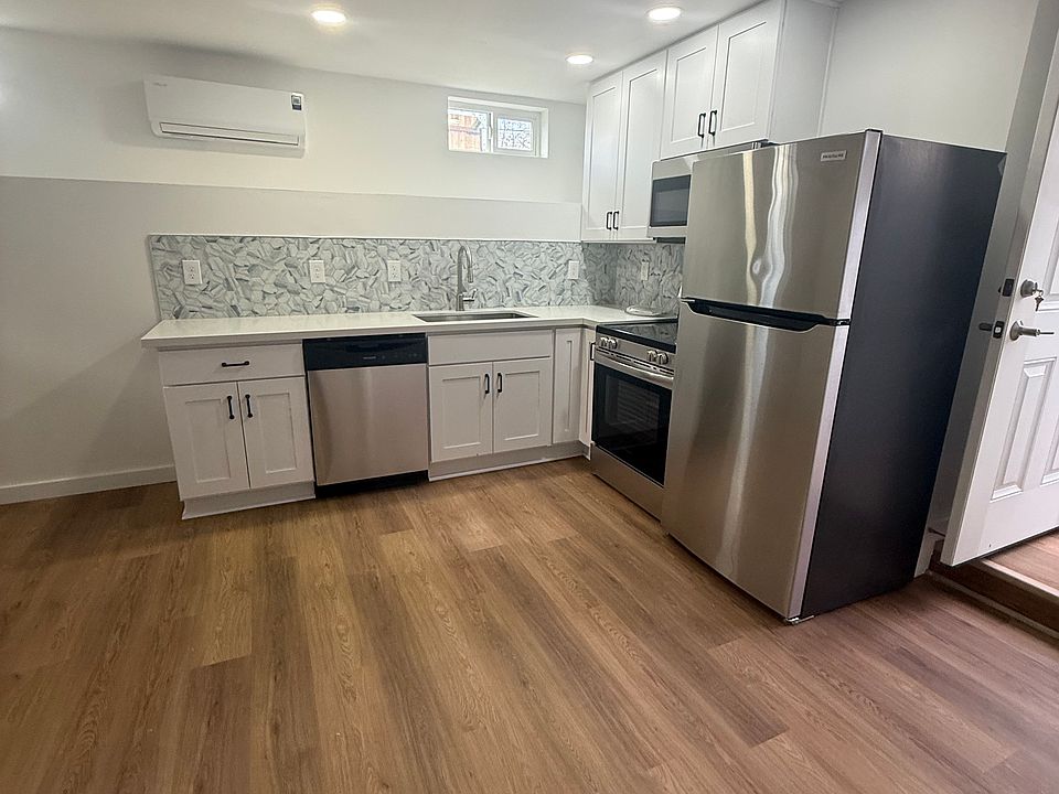 1st image of 8805 NE Brazee St #B