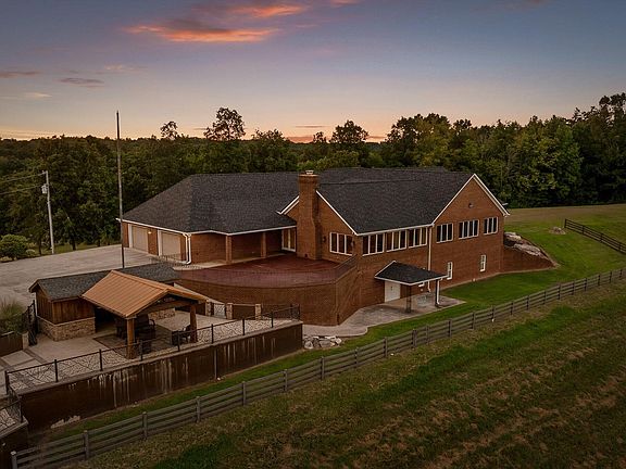 26th image of 1020 Thomas Rd