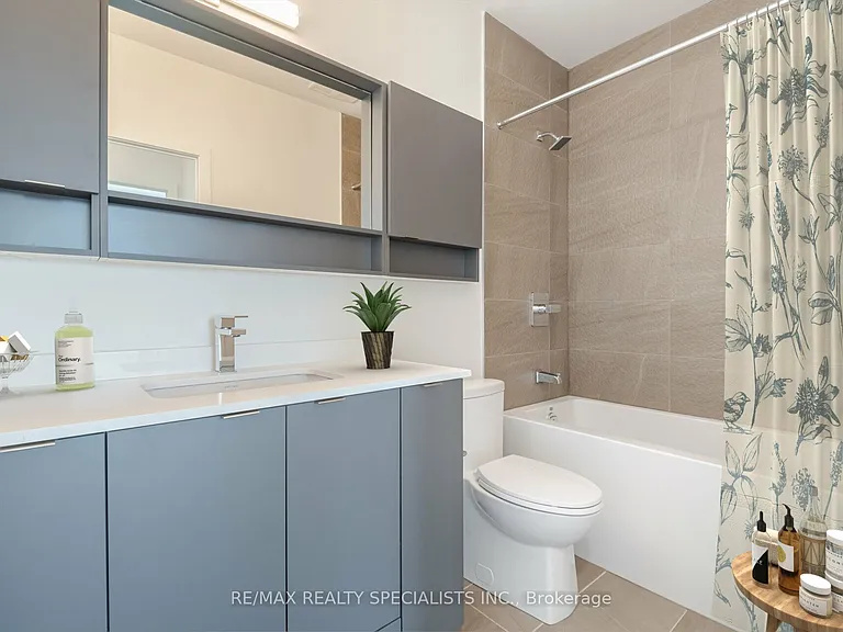 415 Main St W #703 — Photo 13