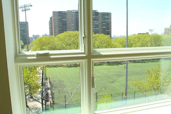 Rented by EXR | media 44