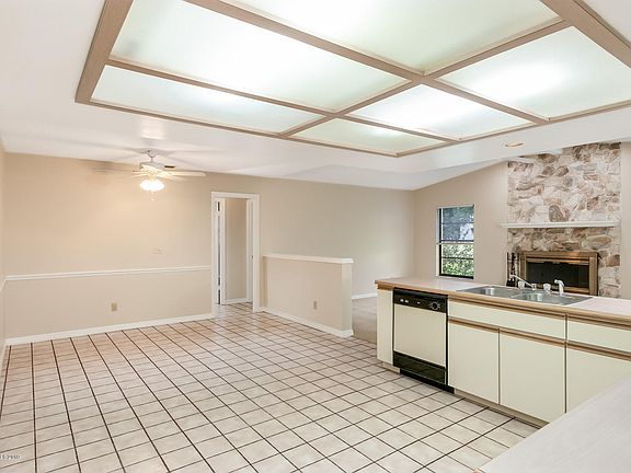 4th image of 2274 Woodlawn Cir