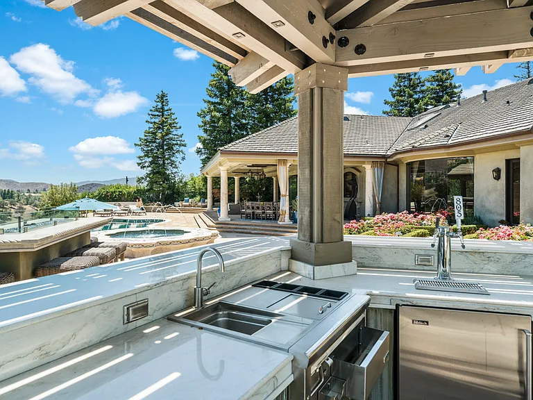 4358 Cresthaven Dr — Photo 48