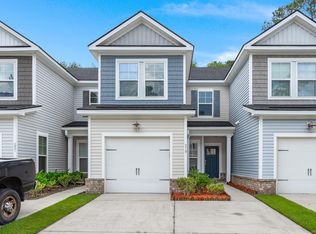 219 S Lamplighter Ln, Summerville, SC 29486