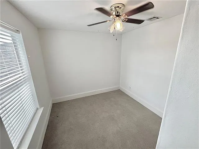 1136 Touro St — Photo 28