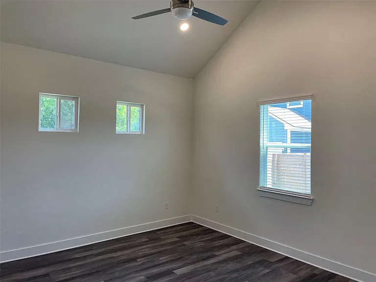 6901 Carver Ave #1 — Photo 11