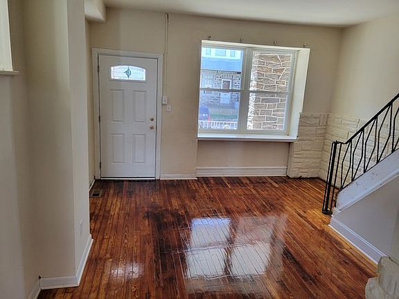 4th image of 1619 Lewis St