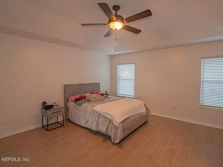 8146 Leafcrest Dr — Photo 13