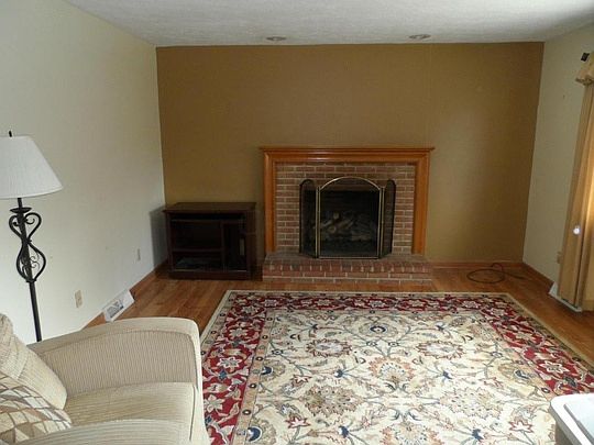 3rd image of 5281 Sandalwood Ct