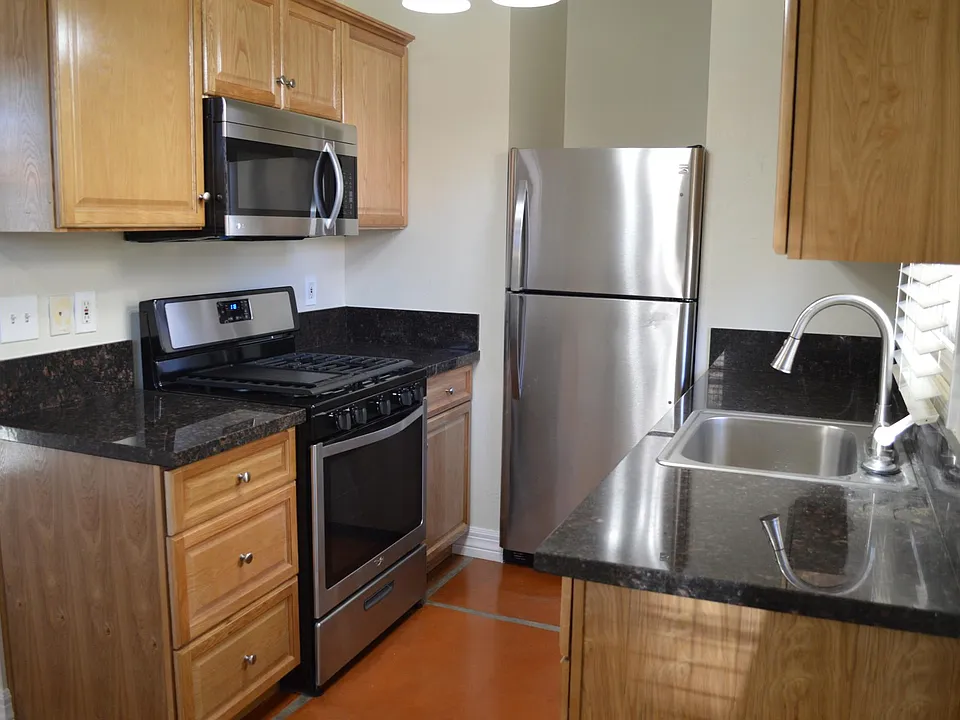 385 S Stone Ave #2101