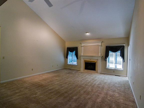 5th image of 3171 McCowan Dr