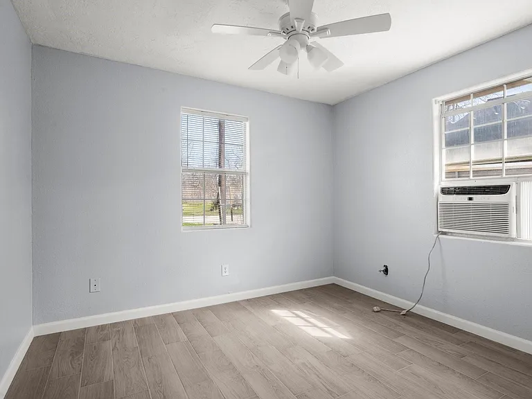 5607 Barton St — Photo 13