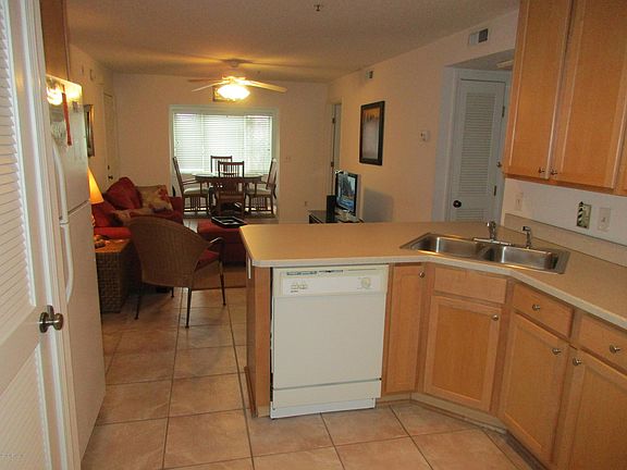 4th image of 210 11th Ave N APT 203