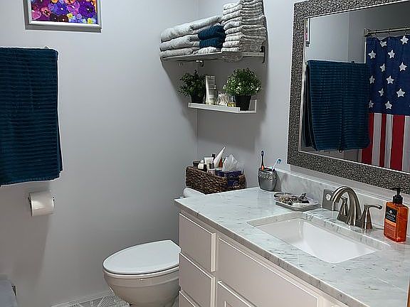 Upstairs Full Bathroom 1