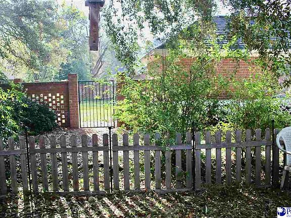 4th image of 13 Radcliff Dr