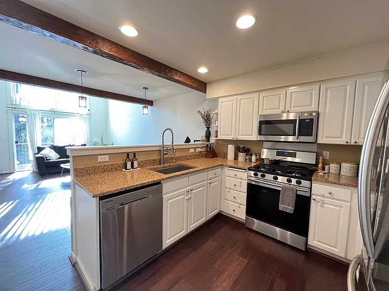 10272 NW Alder Grove Ln — Photo 11