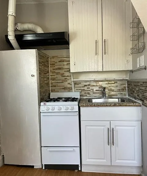 1538 E 35th Ave #3 — Photo 2