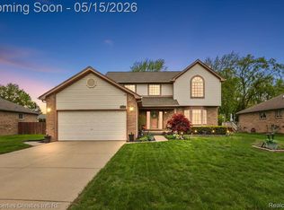 25787 Kristel Ct, Chesterfield, MI 48051