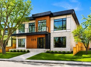 209 E Windermere Rd SW, Calgary, AB T3C3K9