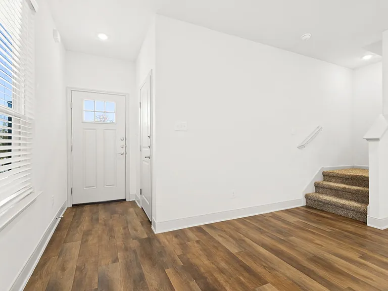 7620 Magnolia Vlg #102 — Photo 4