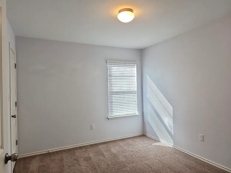 15105 Verela Dr — Photo 3