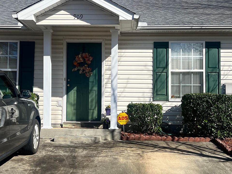1st image of 909 Cammaron Way