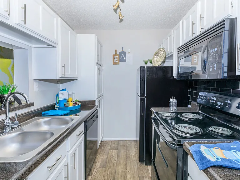 Cielo Apartments — Photo 14