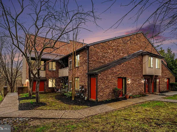 910 Mountainview Dr #910, Wayne, PA 19087