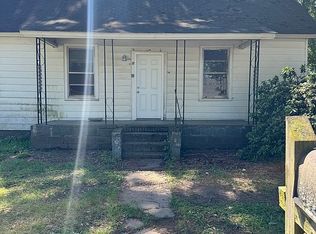 12 Stevens St, Laurens, SC 29360