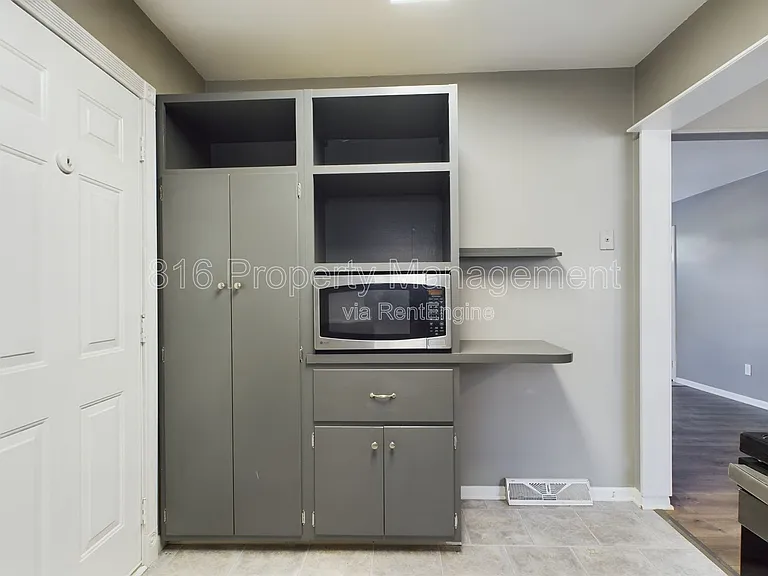 5012 S Grand Ave — Photo 7