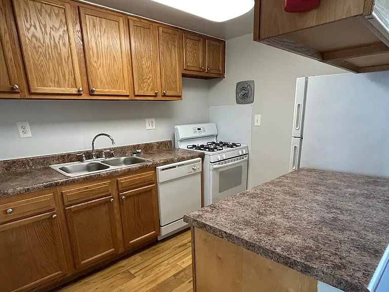 Longview — Photo 227
