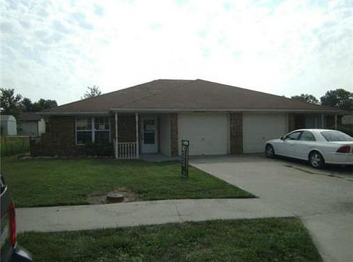 1st image of 305 N Austin St APT B