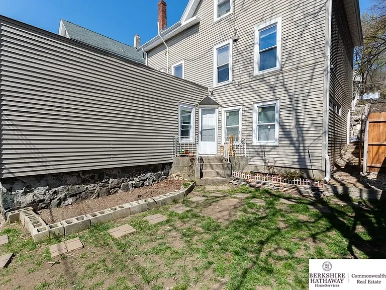 469 Salem St — Photo 11