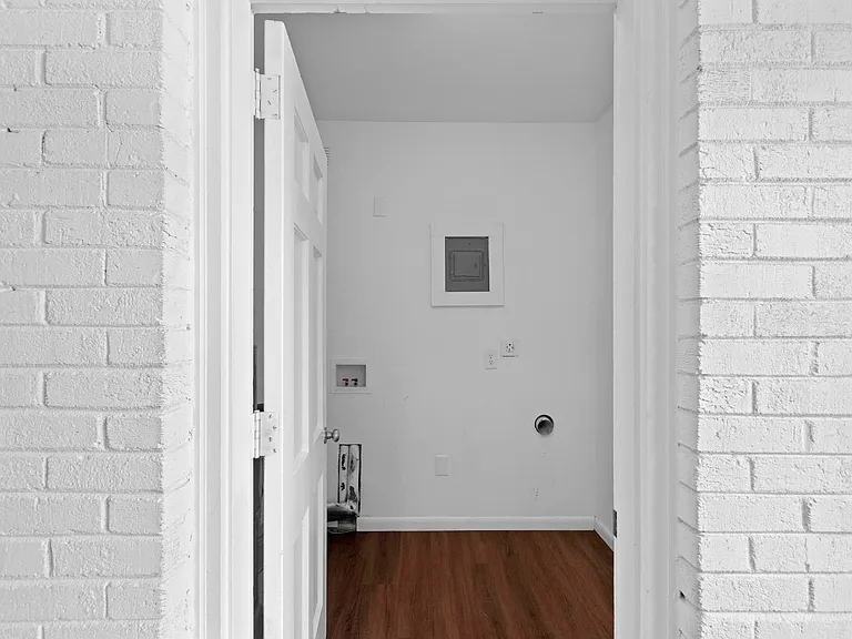 5410 Rollin Rd — Photo 9