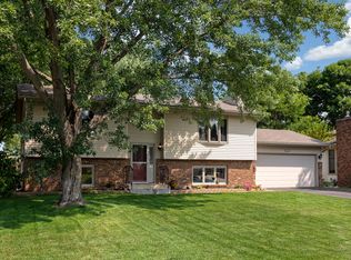 239 Stassen Dr, West Saint Paul, MN 55118