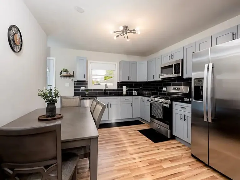 803 Lilac Ln — Photo 15