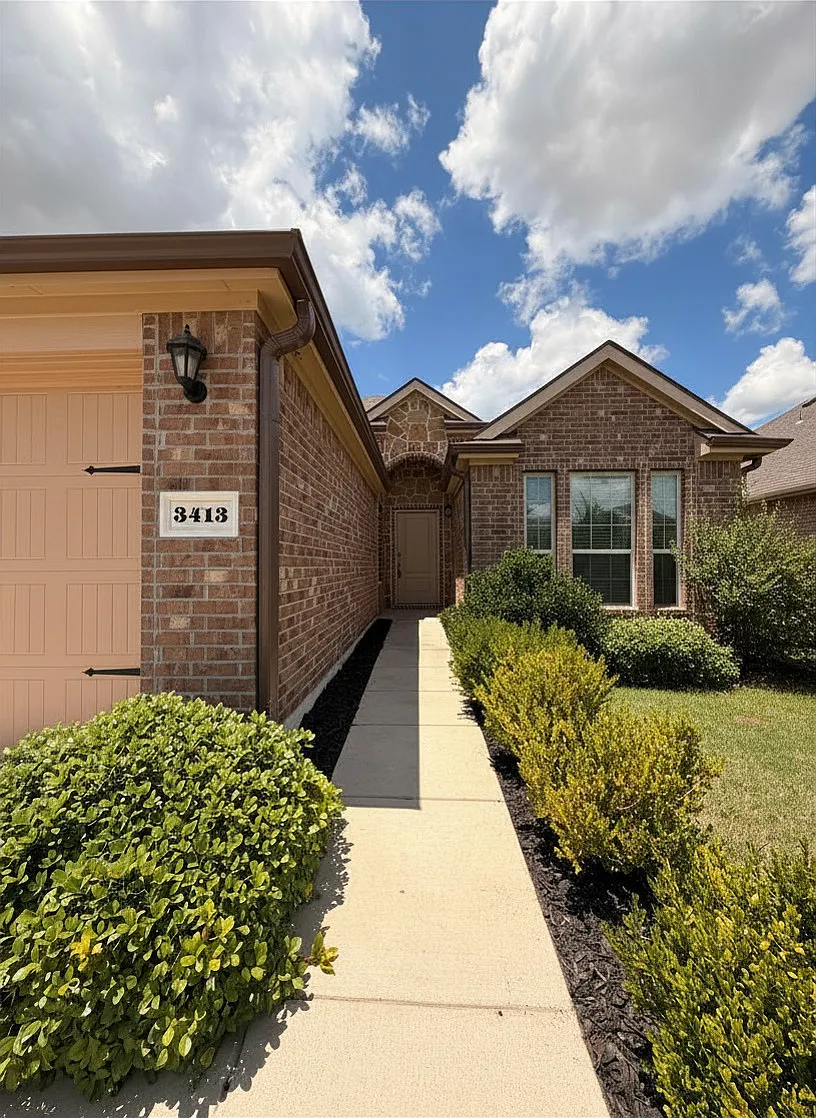 4 bed, 1618 sqft, $2,350 — Photo 2
