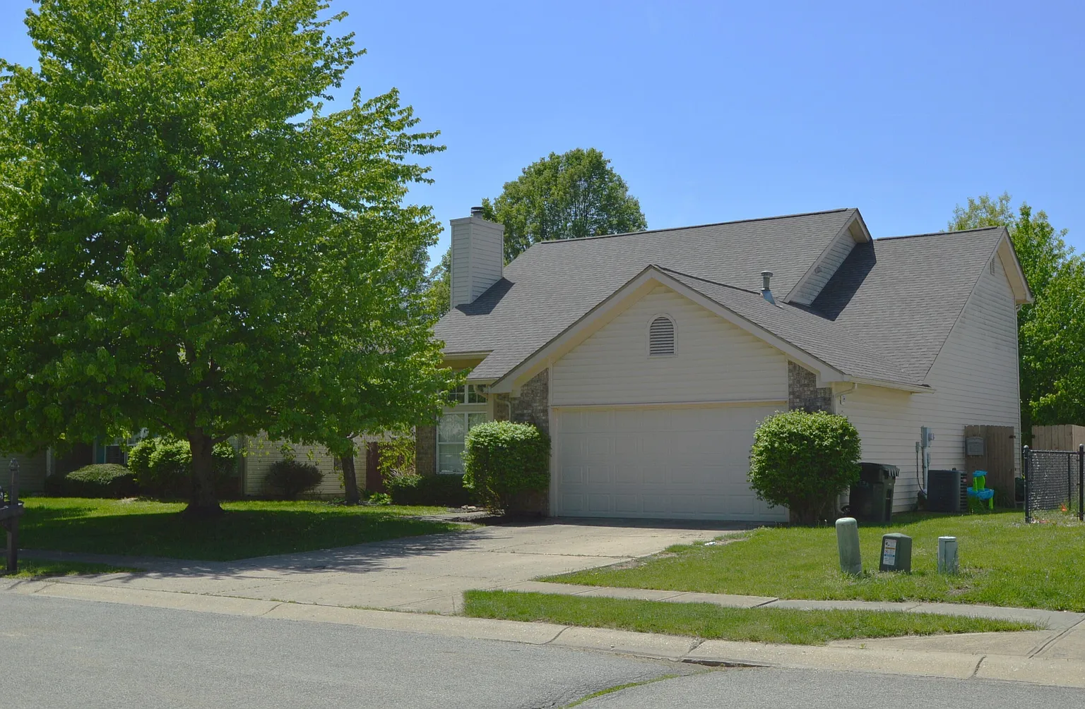 986 Ariel Way photo 1