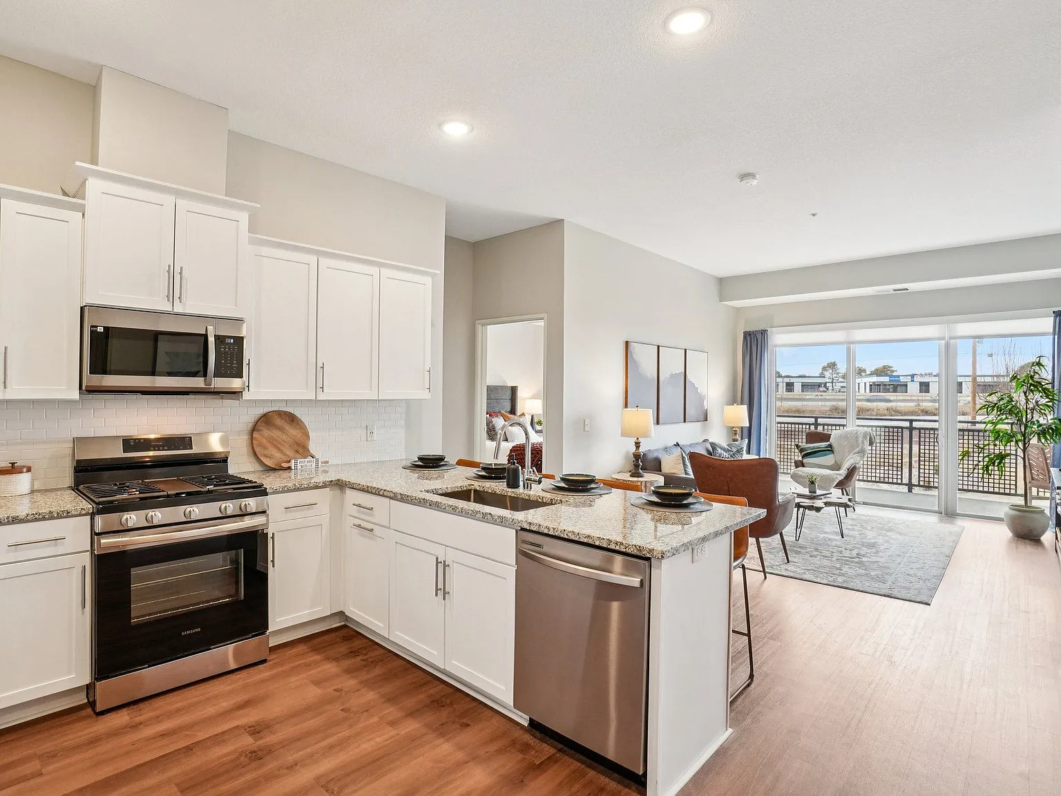 Lyra Apartments — Photo 2