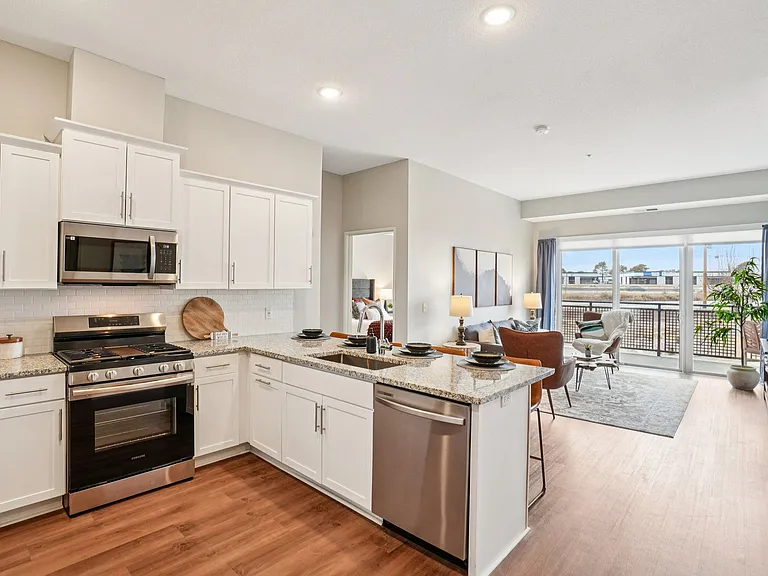Lyra Apartments — Photo 2