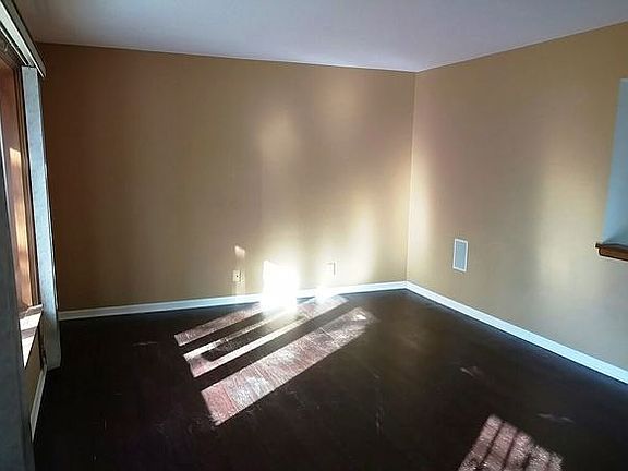 3rd image of 2315 Sauber Ave