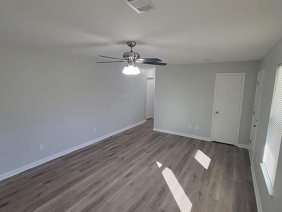 4th image of 3500 Carroll Dr