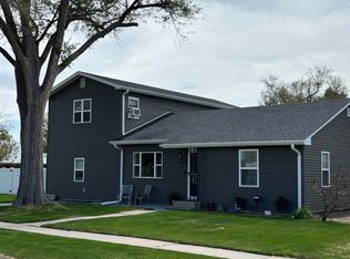 709 W 14th St, Cozad, NE 69130