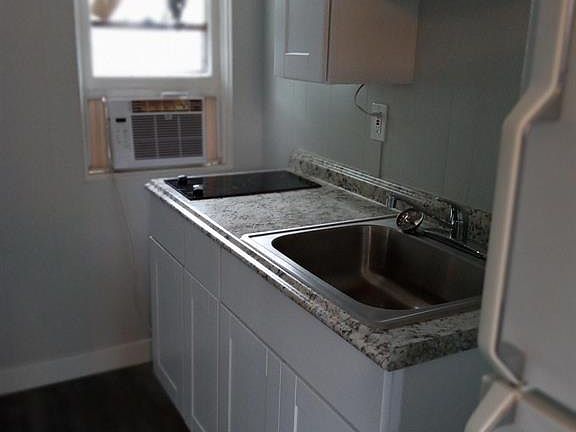 3rd image of 350 E 8th Avenue