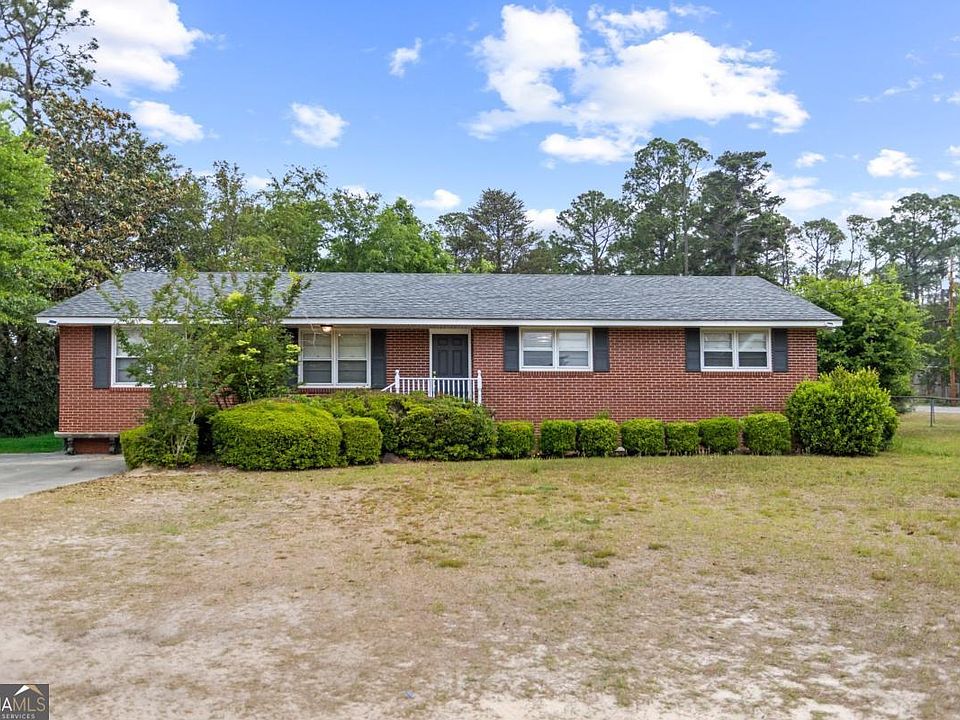 1st image of 555 Ada Dr